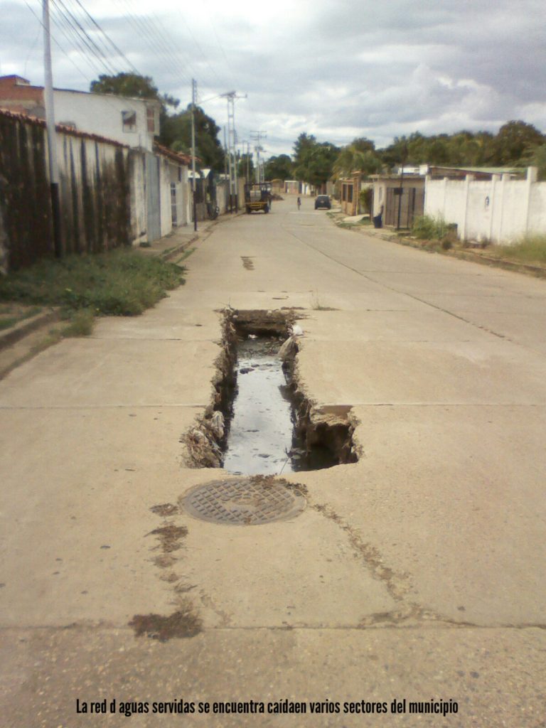 La Pascua inicio el 2017 con calles inservibles, falta de alumbrado público y cloacas caídas