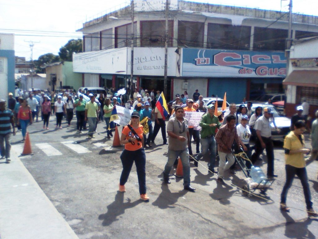 Oposición vallepascuense marcho para conmemorar el 23 de enero