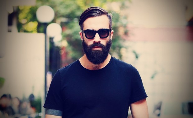 VIDEO || Mujer aquí algunas razones para enamorarse de un hombre con barba