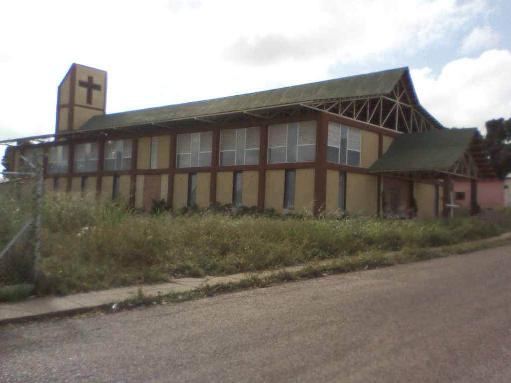 Vecinos de La Concordia claman por la culminación de Iglesia La Milagrosa