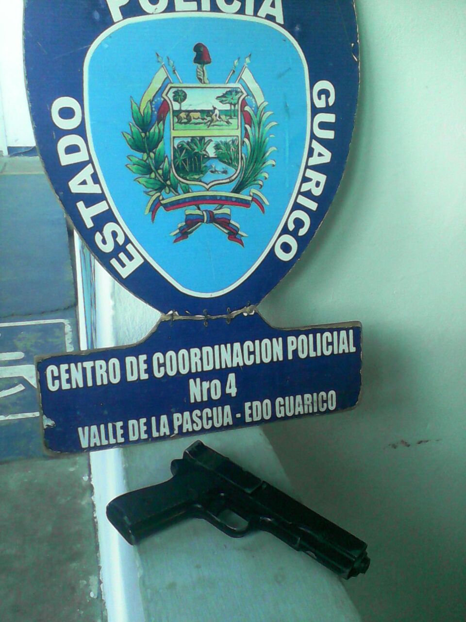 Lo capturaron en la cancha de la UNA portando Facsímil