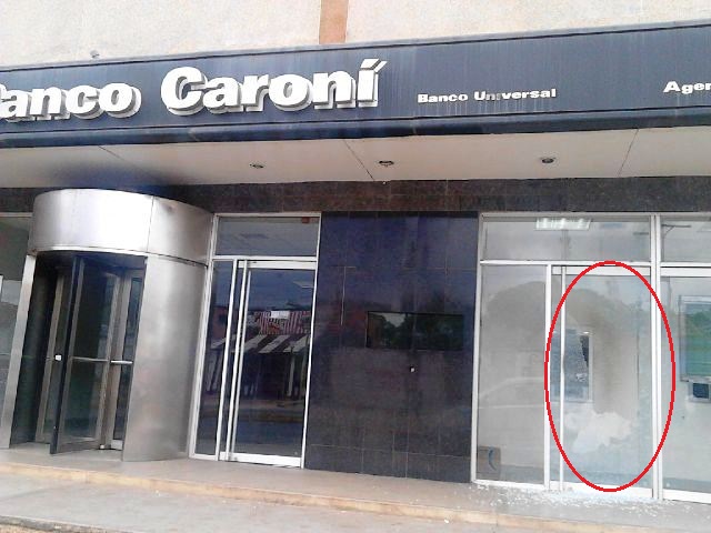 Siguen atacando los bancos en Vdlp. Ahora le toco al Banco Caroni.