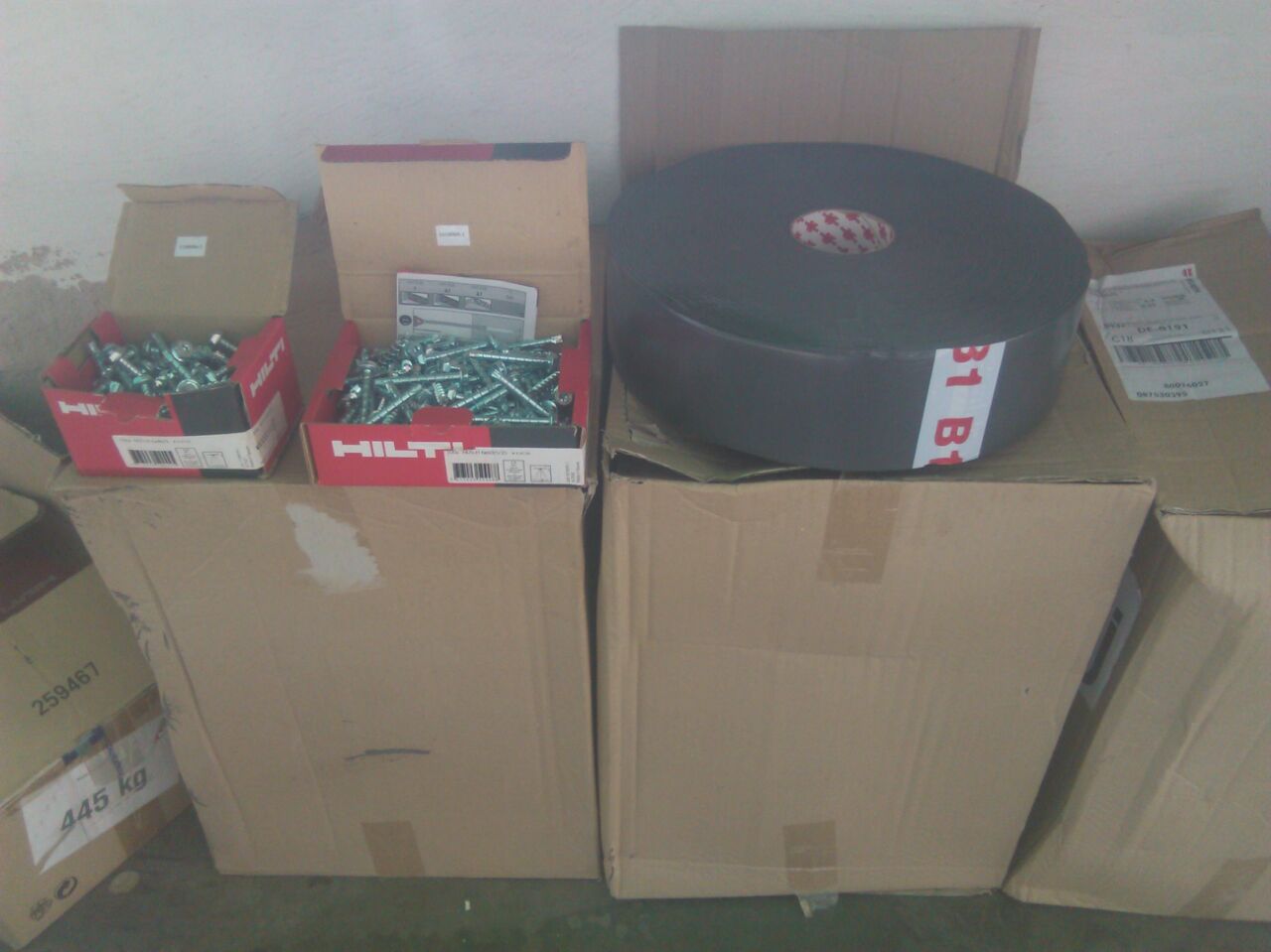 Detienen a un menor y dos adultos con objetos de dudosa procedencia