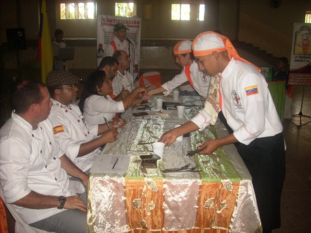 En La Pascua certificaron a 49 nuevos chef de cocina nacional e internacional