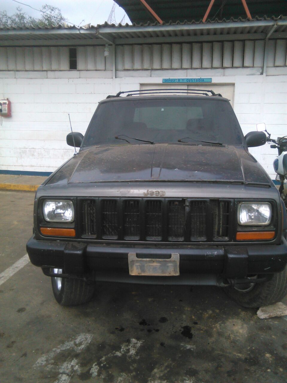 Policía del Estado Guárico recuperó vehículo en estado de abandono