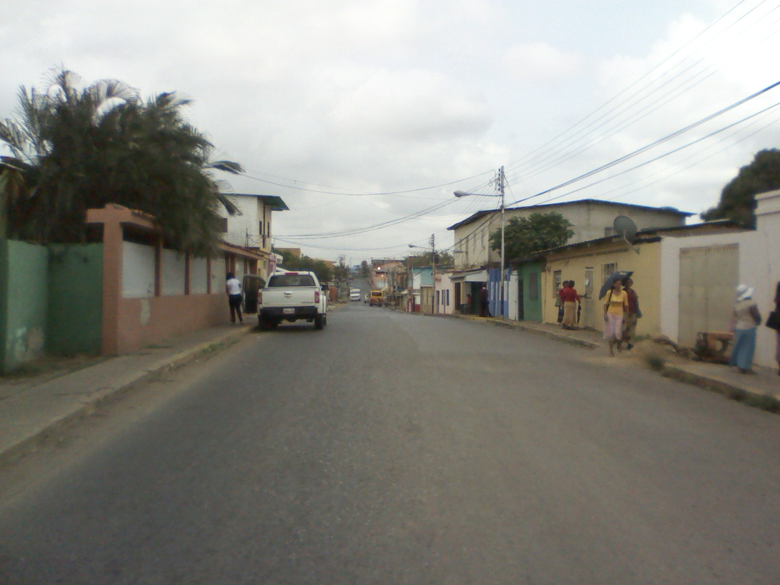 Red de aguas servidas se desbordaron en la calle Arismendi en La Púa