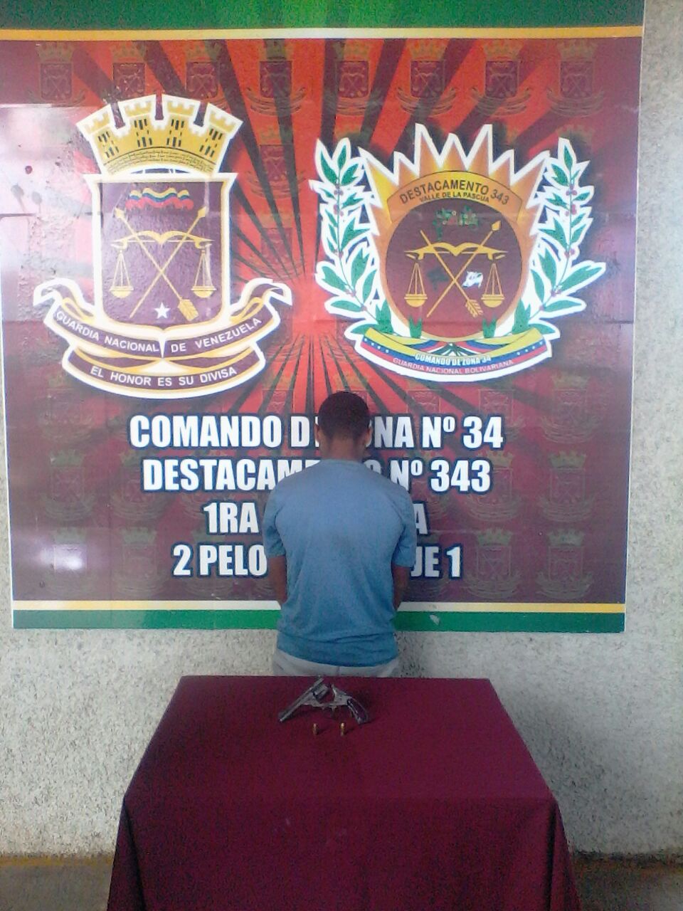 Lo agarraron portando revólver