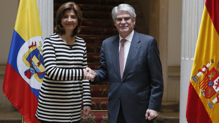 Dialogo en Venezuela es defendido por canciller Colombiana