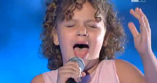 La nieta no reconocida de Pavarotti heredó la  voz del abuelo