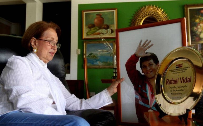 Acusan a adolescente por la muerte de la madre del nadador Rafael Vidal