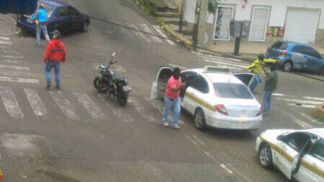 Colectivos atacan con armas de fuego a manifestantes en Táchira