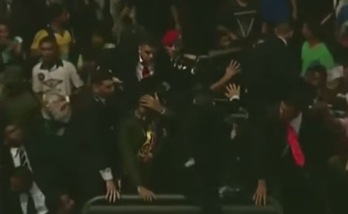 VIDEO. Lanzaron huevos y objetos contundentes a Maduro en San Felix