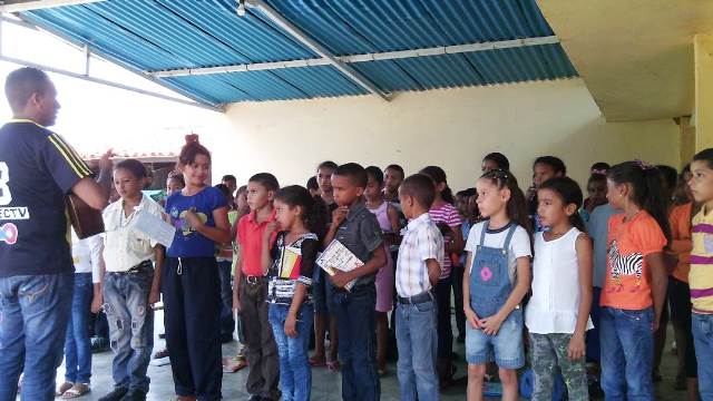 [:es]El milagro de la música llegó a la parroquia Cazorla del estado Guárico[:]