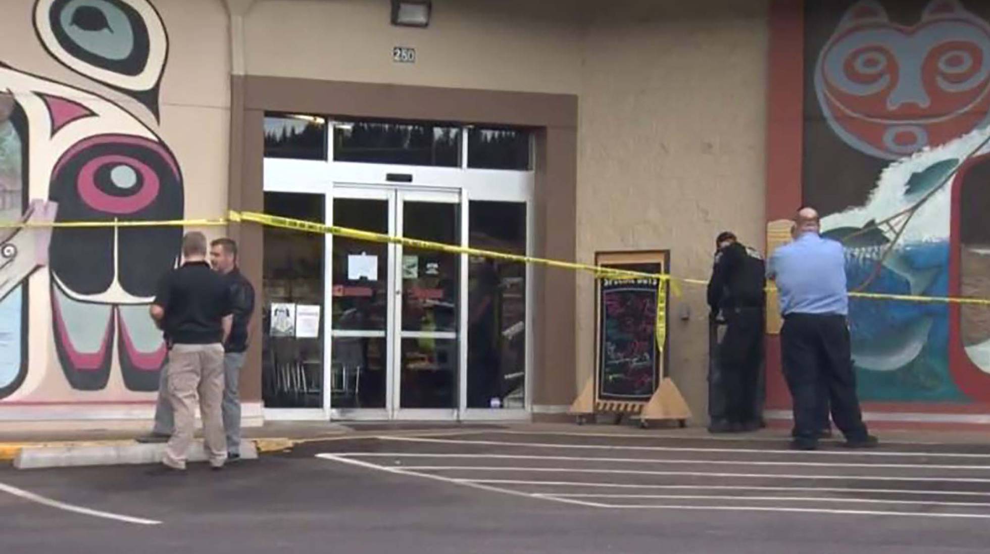 [:es]En El Día de La Madre,  hombre decapita a su madre y entra con su cabeza en un supermercado[:]