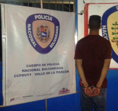 [:es]Capturado conductor de autobús por propinarle golpiza a hombre mayor[:]