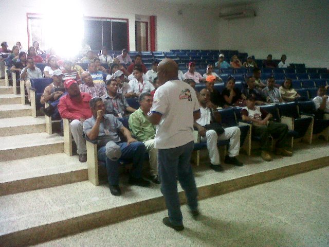 [:es]Trabajadores públicos recibieron charla sobre convocatoria de la Asamblea Nacional Constituyente[:]