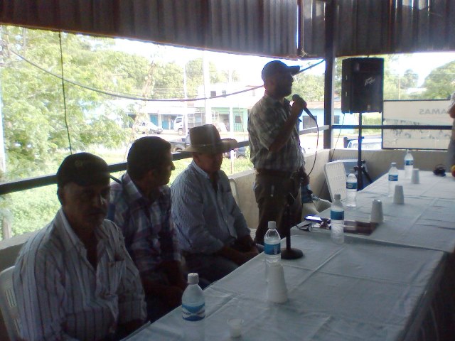 [:es]Productores agrícolas de Chaguaramas se declaran en emergencia por falta de insumos[:]