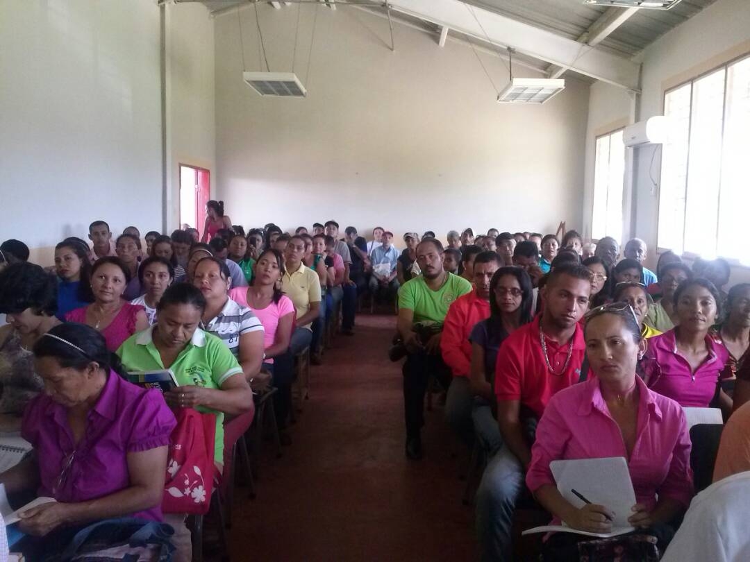 [:es]En la población de Zaraza el sector educativo inició el debate constituyente[:]