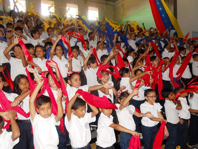 [:es]Más de 300 niños le dieron vida a la Cantata Bolívar en Guárico[:]