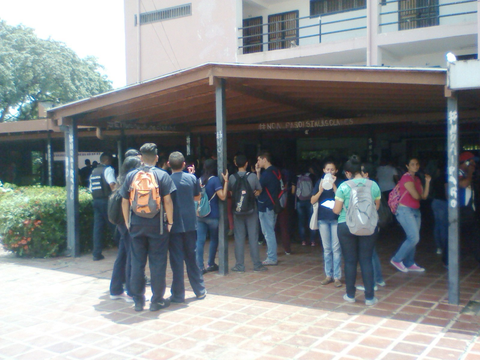 [:es]Autoridad de la UNERG trata de «Necrófito» a periodista en La Pascua[:]