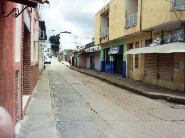 [:es]80% de los negocios cerraron este 20 de julio en la Pascua[:]