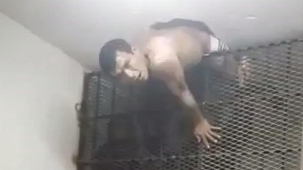 [:es]ESCAPE FALLIDO. Intento escapar de una celda y quedo atrapado (+Video)[:]
