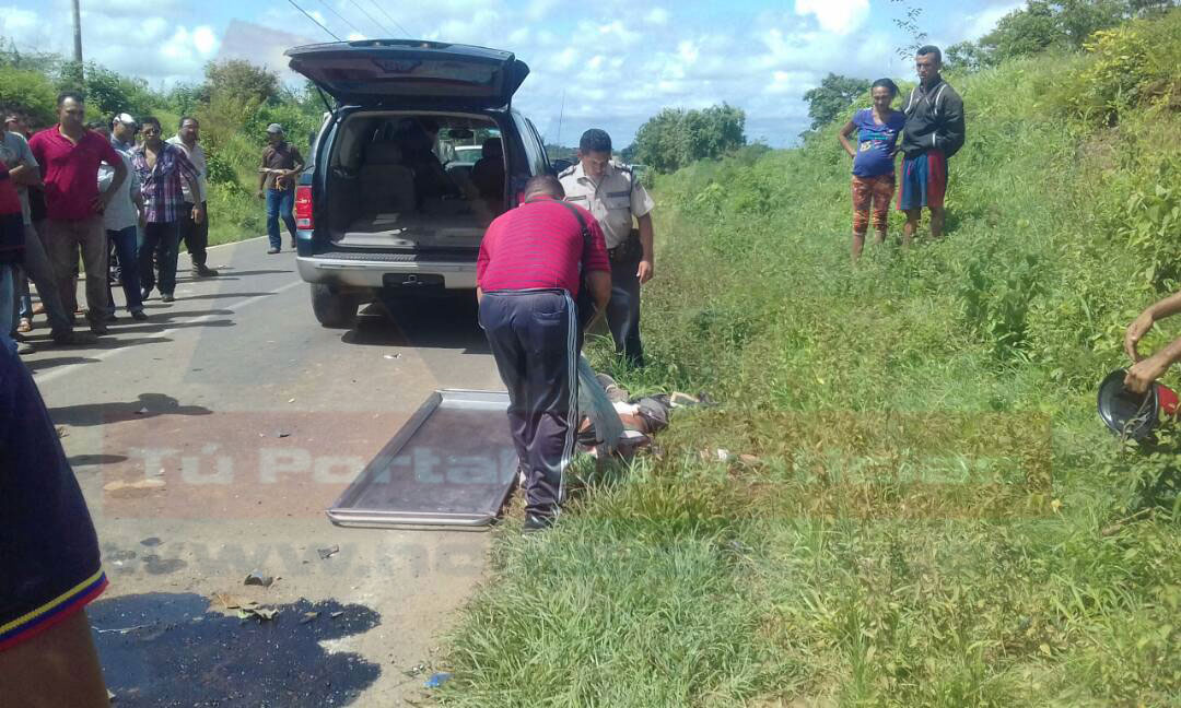 [:es]Motorizado se mató al chocar de frente contra un camión[:]