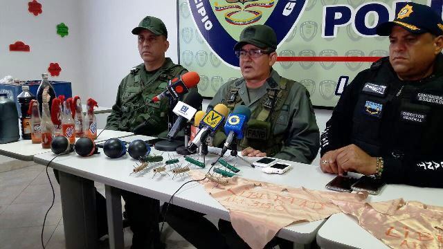 [:es]Capturaron a guarimbero con granadas, bombas molotov y miguelitos[:]