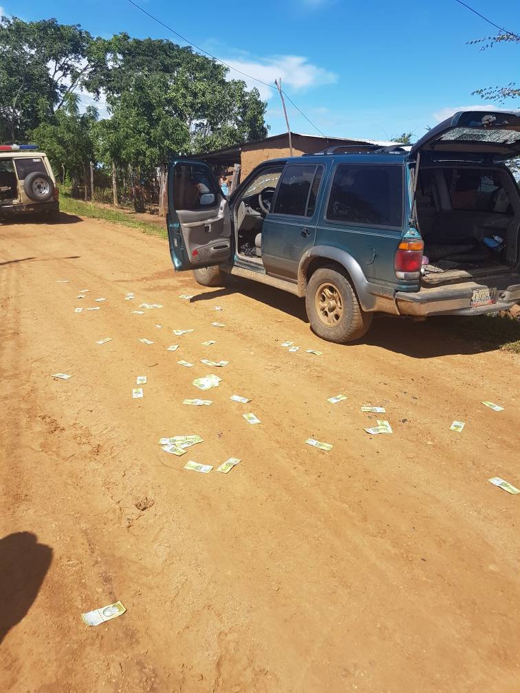 [:es]Capturaron a dos luego de detonar granada en Bandera Blanca[:]