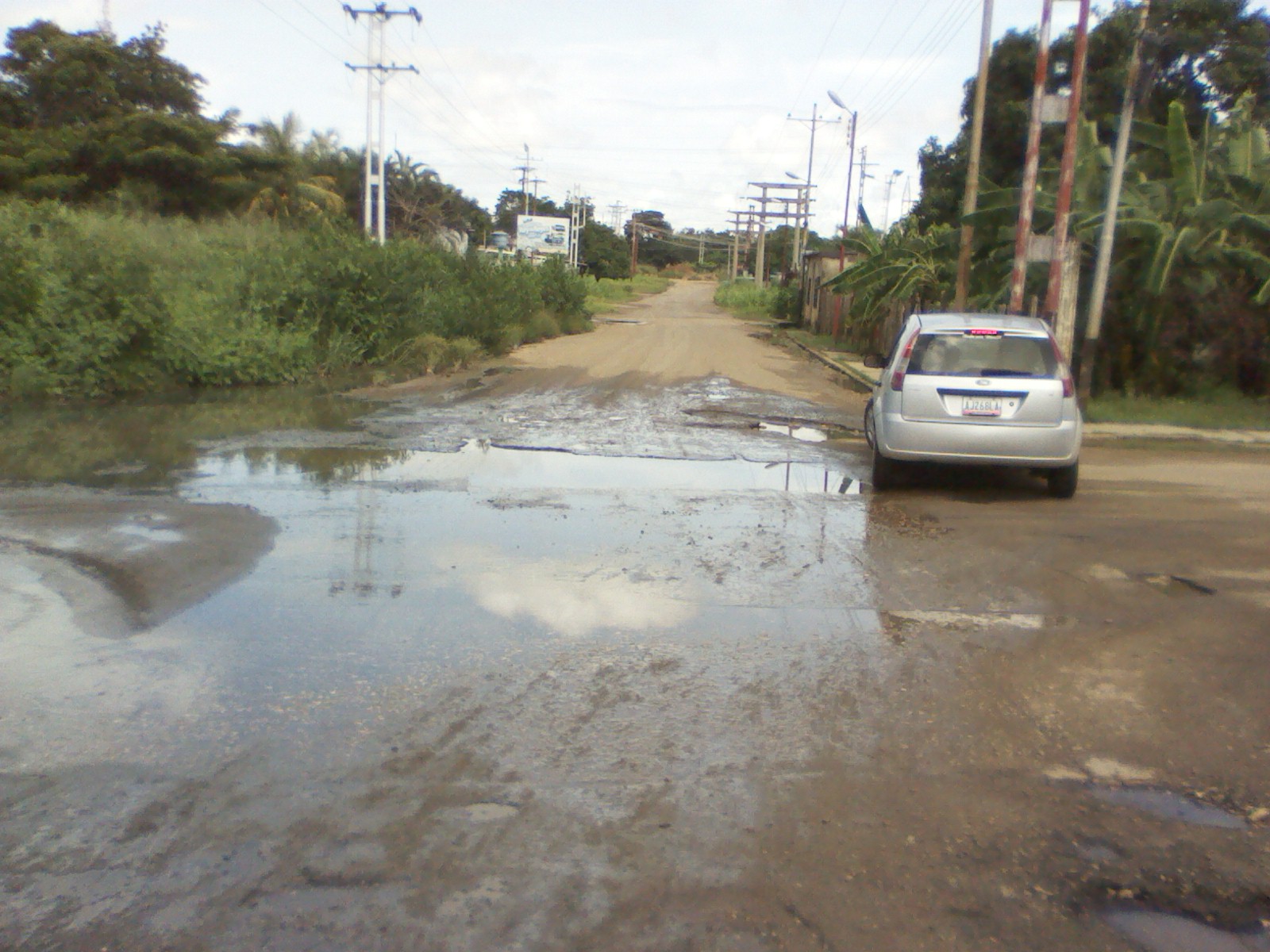 En la esquina e la calle Ribas desde hace dos años existe un derrame de aguas servidas