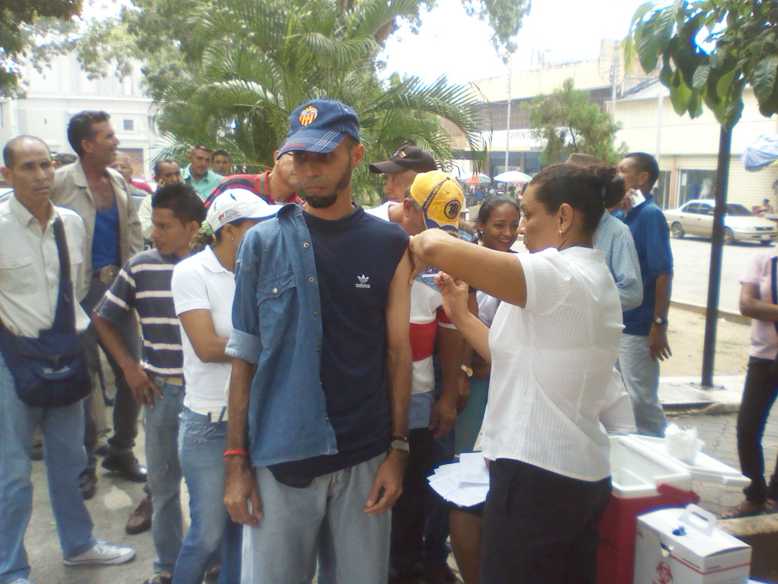 [:es]Jornada nacional de vacunación se efectuó en la Plaza Bolívar de La Pascua[:]