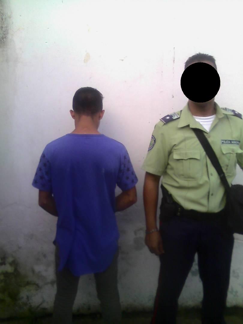 [:es]Capturaron a roba celular en flagrancia[:]