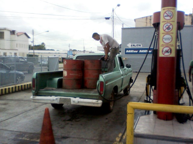 VÍDEO. Largas colas para surtir Gasolina en Valle de la Pascua #Guarico﻿