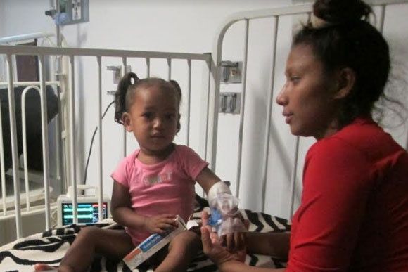 [:es]Infante fue atacada por un enjambre de serpientes y la salvo su perro[:]