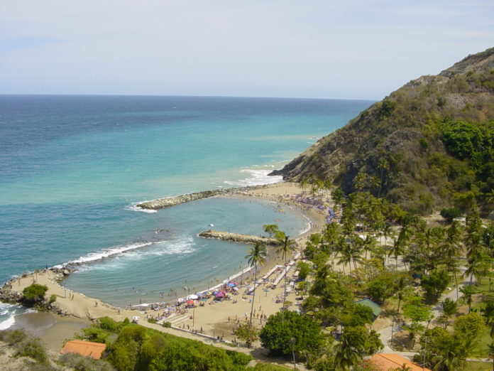 [:es]En Vargas – Venezuela una playa también se quedo sin agua (Vídeo)[:]