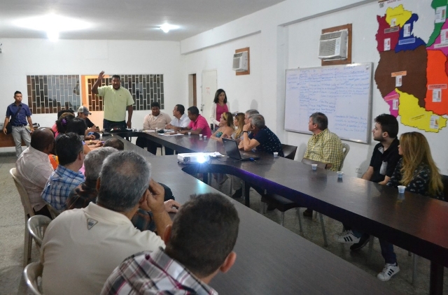 [:es]Comisión delegada del Gobernador mantuvo reunión con panaderos en Guárico[:]