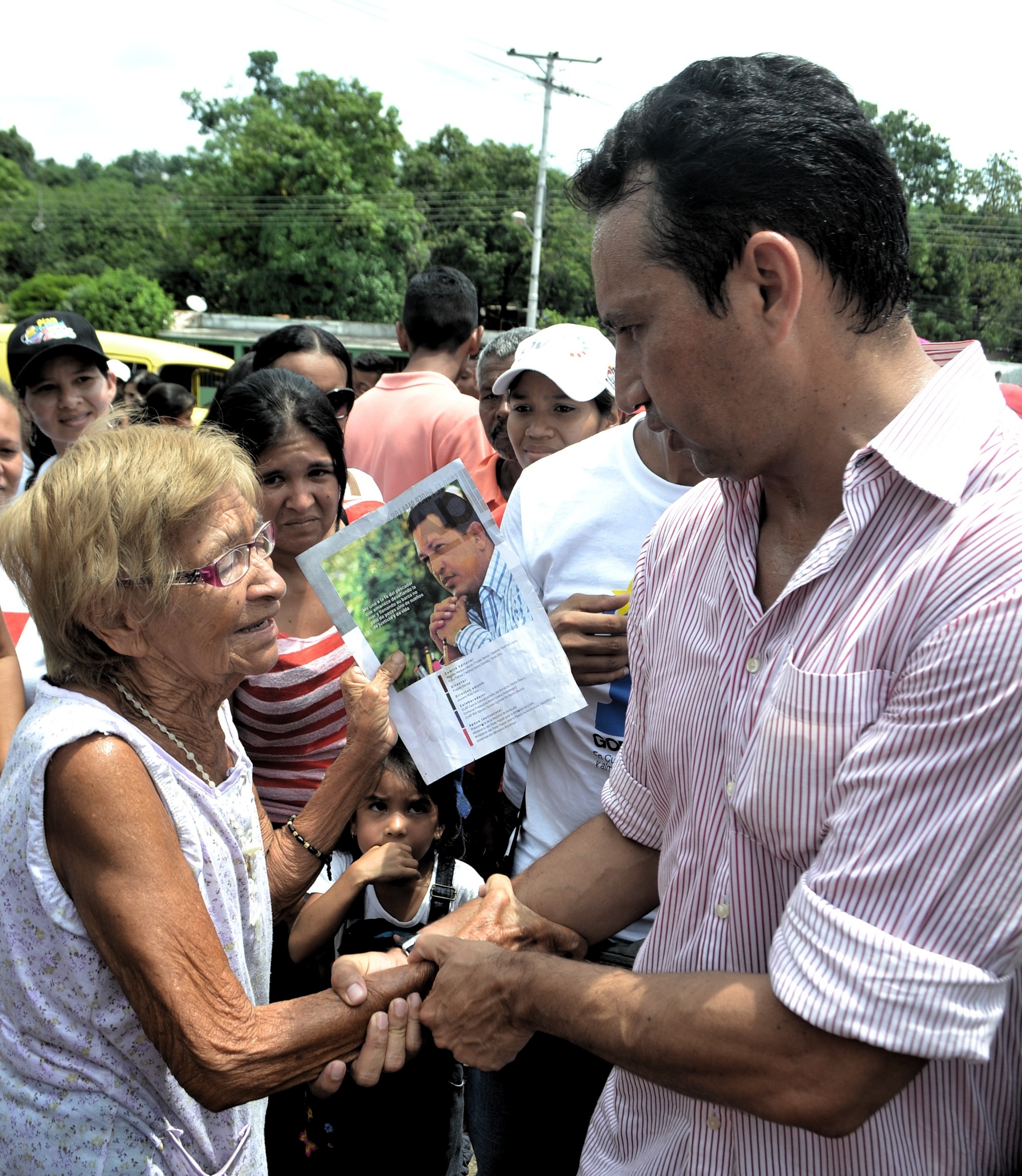 [:es]“El proyecto revolucionario es para gobernar con el pueblo”[:]