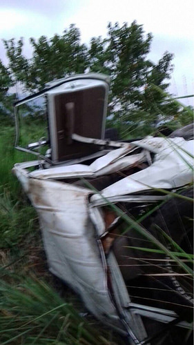 [:es]Asi quedo el carro de Freddy Bernal luego del accidente donde resultó herido[:]