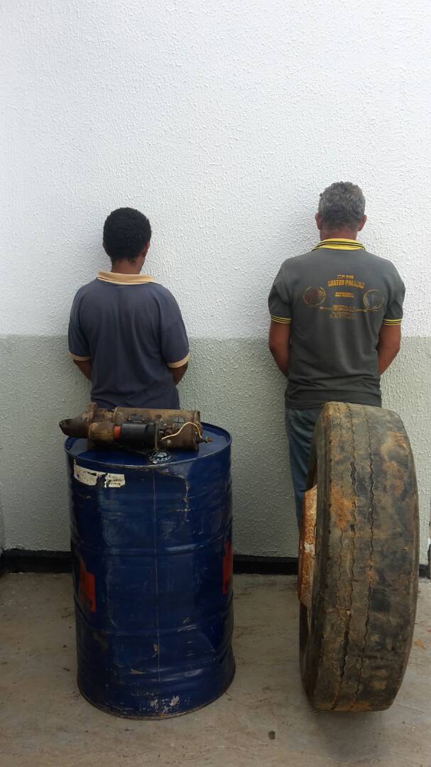 [:es]Atraparon a dúo por hurto[:]