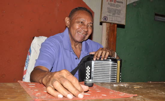 [:es]El compositor de «La Banda esta Borracha» murió a los 82 años[:]