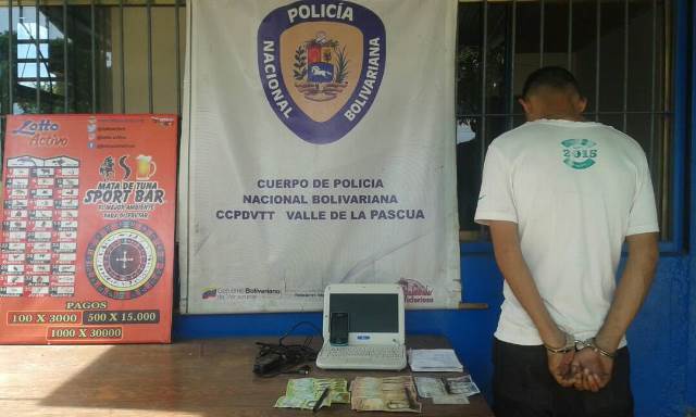 [:es]Preso por vender “Animalitos” con computadora Canaima[:]