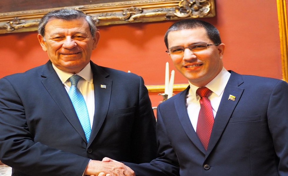 [:es]Uruguay le pide a Venezuela cancelar la deuda que mantiene con empresas uruguayas[:]