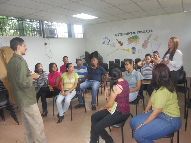 [:es]Personal administrativo del Sistema de Orquestas Guárico participó en taller de oratoria[:]