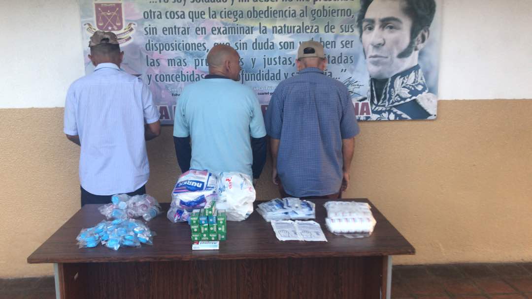 [:es]Detenidos por venta ilegal de insumos médicos en Puerto La Cruz[:]