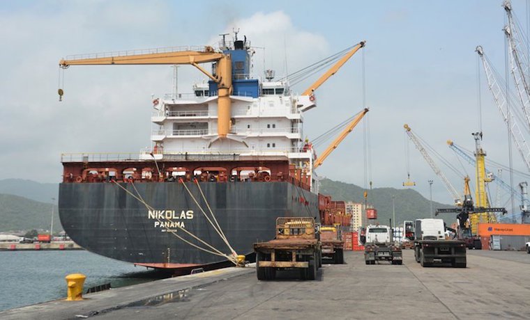 [:es]Llegó proveniente de Panamá, contenedores con alimentos [:]