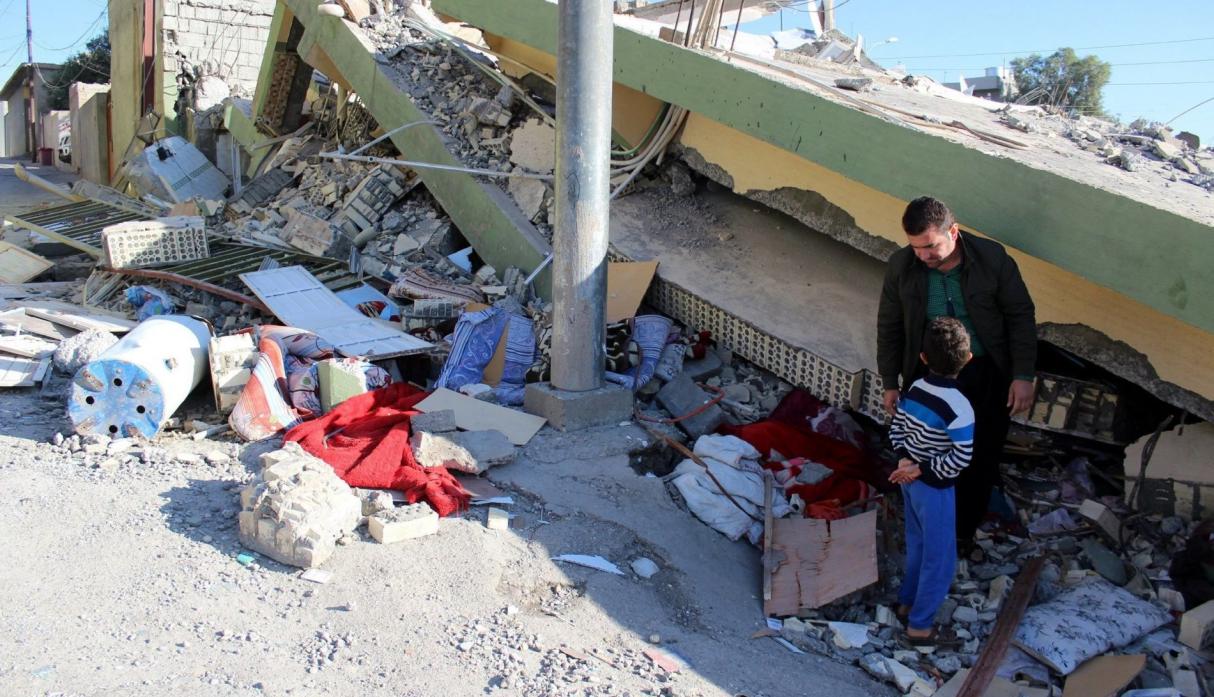 [:es]Más de 400 muertos y 6.700 heridos ha dejado el terremoto en Iraq e Irán[:]