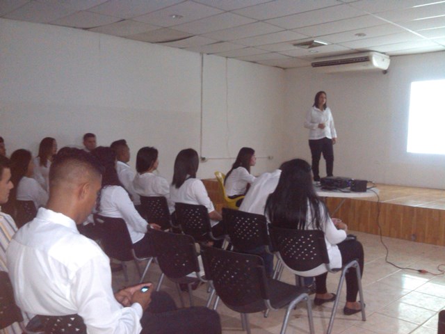 [:es]Más de 300 proyectos de investigación se socializan en el IUTLL[:]