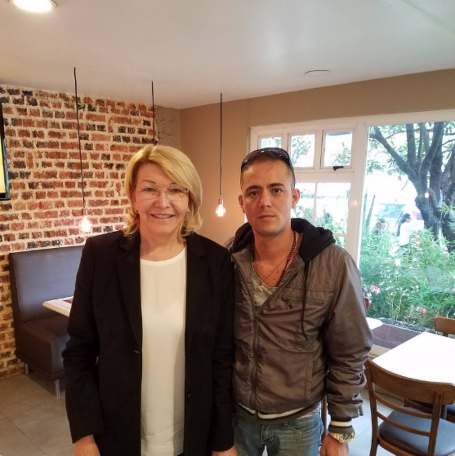 [:es]Luisa Ortega Díaz y el periodista Jesús Medina se reunieron en Colombia[:]