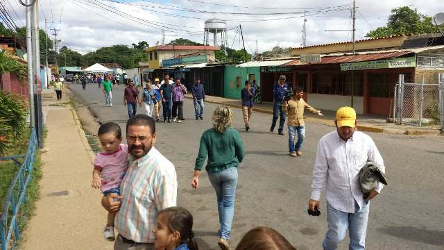 [:es]Candidatos a alcaldía de Infante ejercieron su derecho al voto[:]