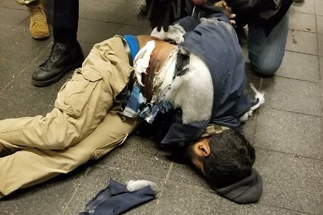 [:es]Atentado terrorista en el corazón de New York no deja victimas [:]
